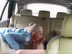 Giant Milk Shakes Passenger Railed In The Cab To Off Her Fare