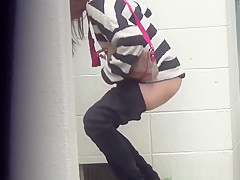 Japanese Teenagers Pee