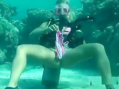 Striking Doll Is Flashing Her Gaped Narrow Quim In Close Ran