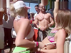 Hawt Honeys Have Joy At A Party