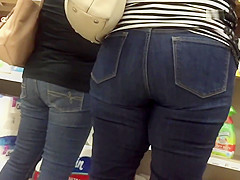 Mom Butts in Jeans