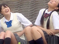 Japanese teenies pissing