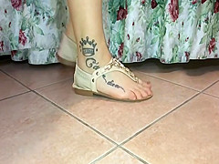 ITALIAN LEGAL AGE TEENAGER FEET