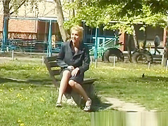 beautie nubiles pissing in public