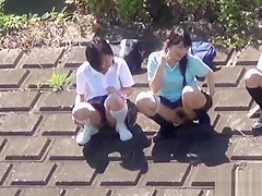 Japanese teenage skanks pissing