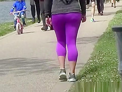 Constricted pink leggings