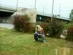 nubiles pissing in public