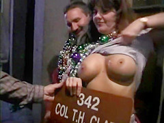 [HD] Bunch of sweethearts flashing at Mardi Gras