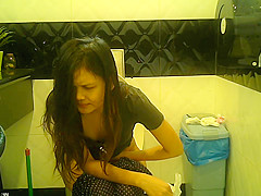 Hidden Livecam Oriental Water Closet