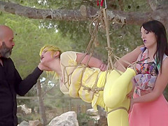 Yellow hair wench anal drilled outdoor